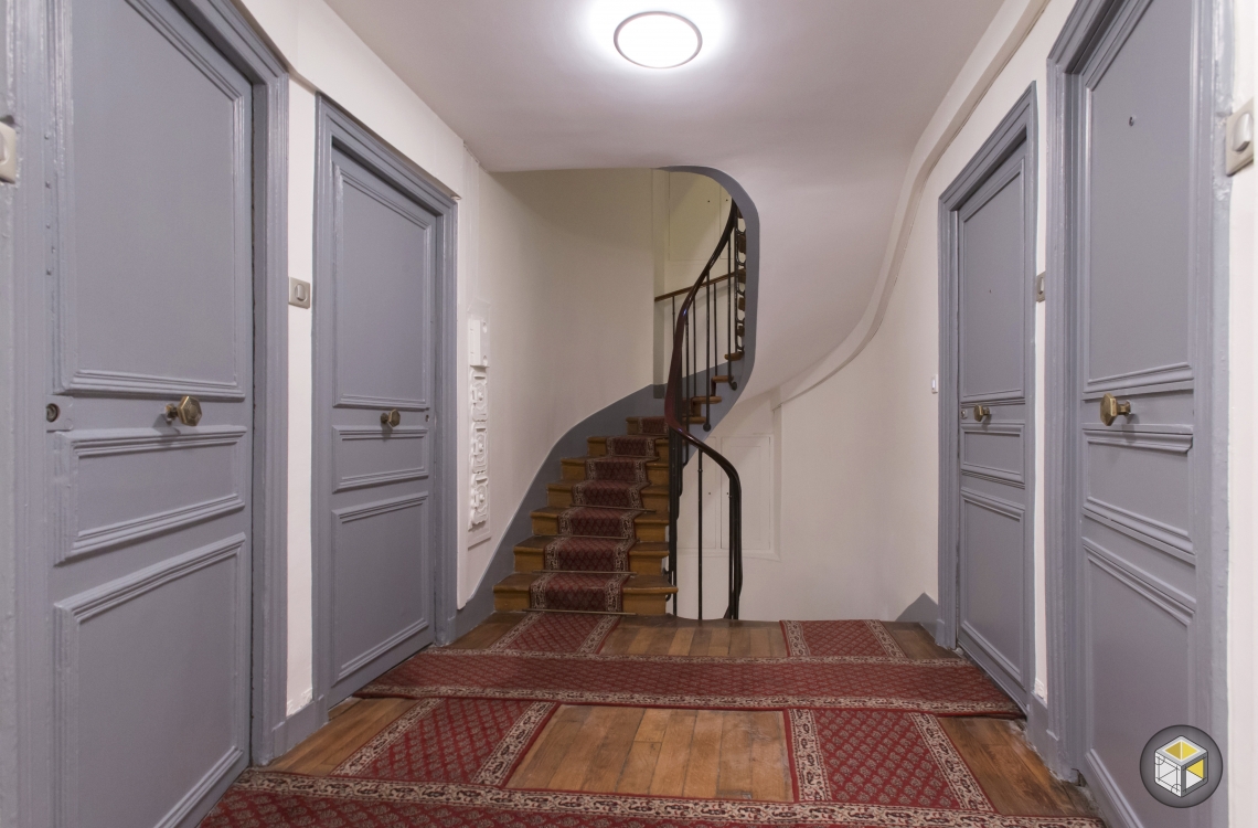 palier escalier couloir